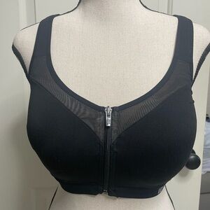 Victoria Secret Knockout black front closure sports bra. Worn once. 34DDD